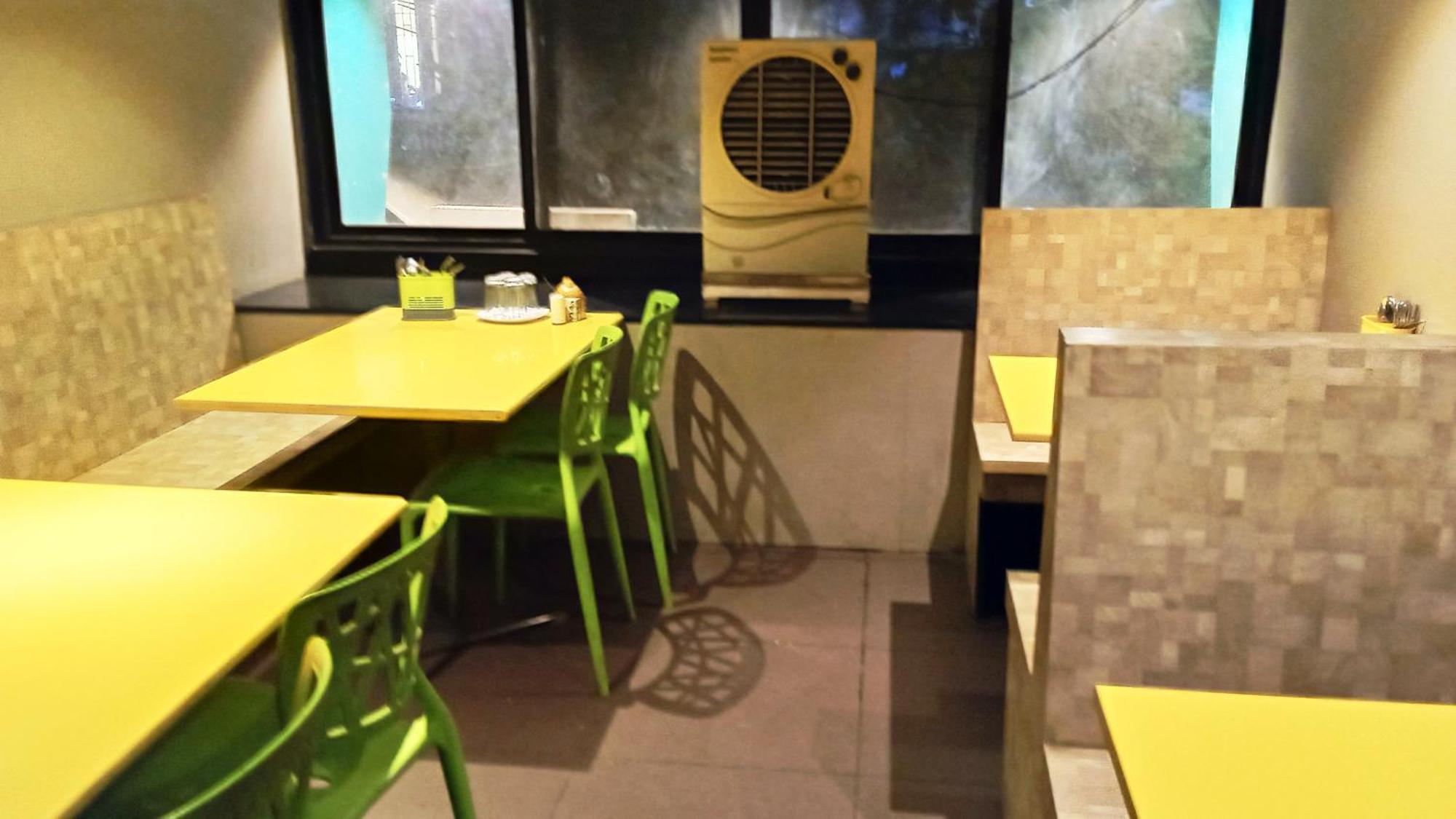 Hotel Ramniwas Jalgaon Экстерьер фото
